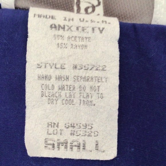 Illustrations - Blue camisole with decorative crochet at neckline - Picture 8 of 8